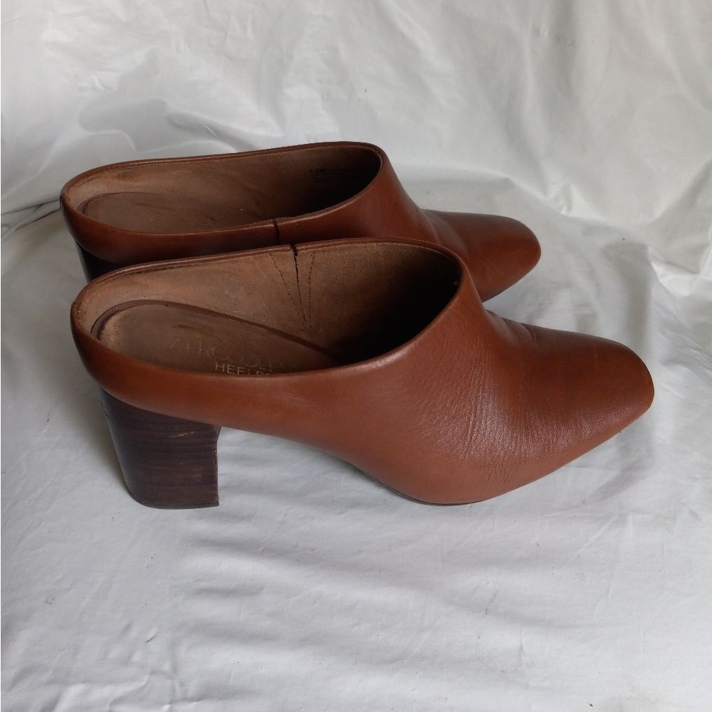 Aerosoles Cast Stone Leather Mules 7.5